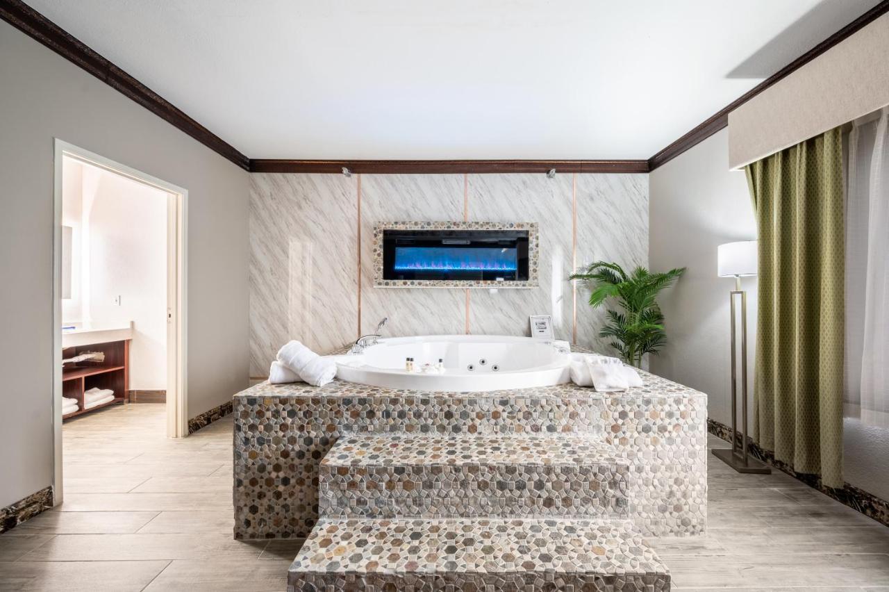 The Leo Collection Detroit, Ascend Hotel Collection 링컨파크 외부 사진