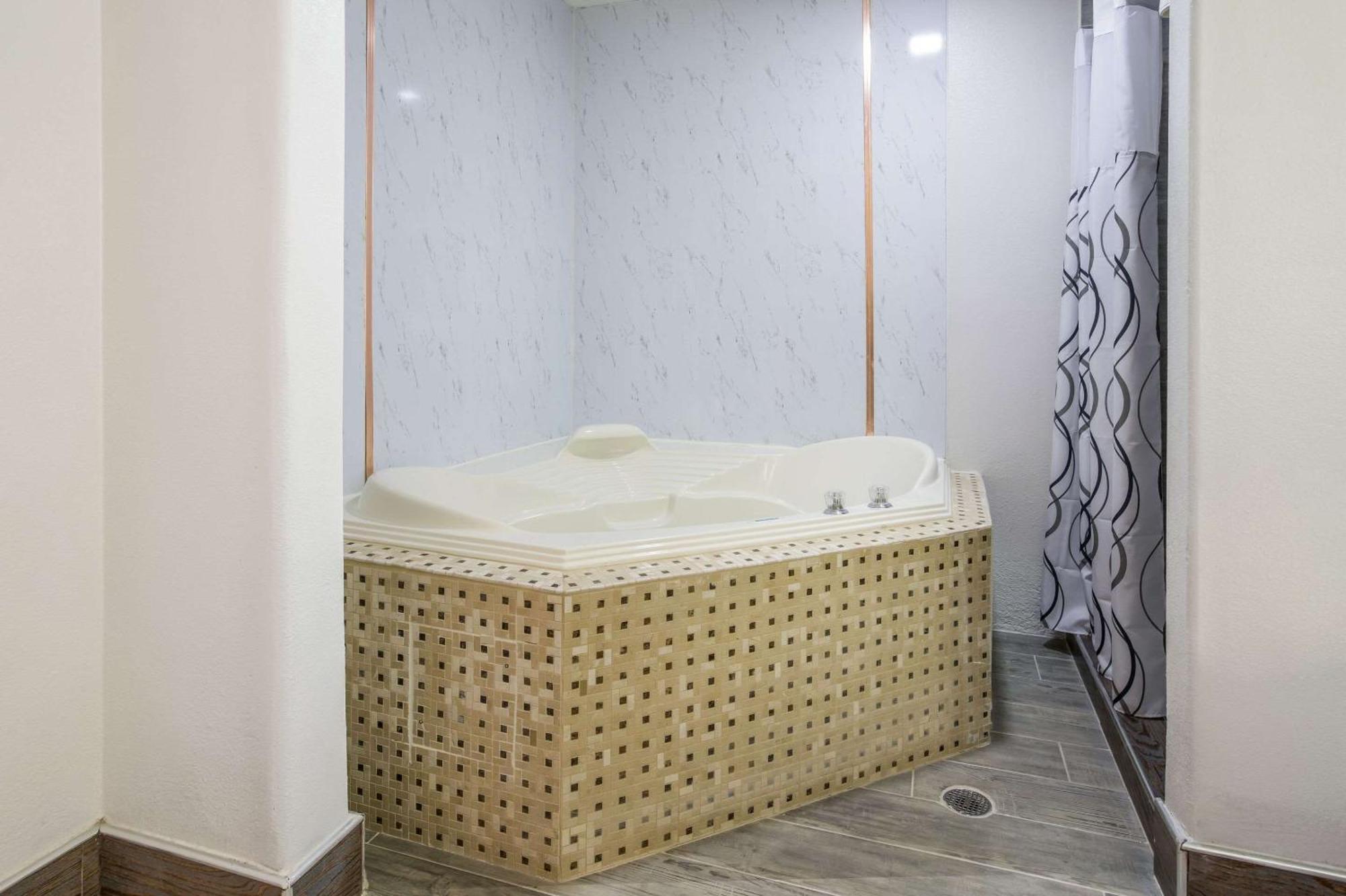 The Leo Collection Detroit, Ascend Hotel Collection 링컨파크 외부 사진