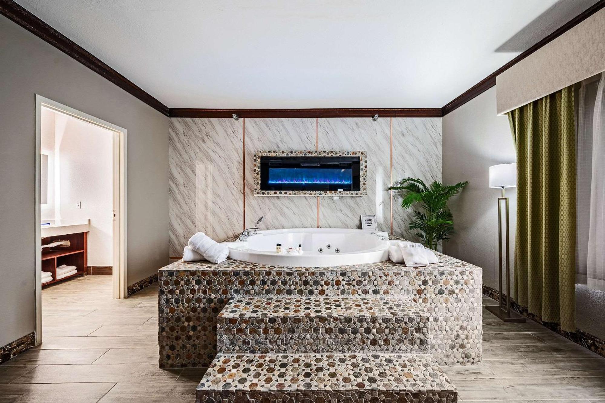 The Leo Collection Detroit, Ascend Hotel Collection 링컨파크 외부 사진